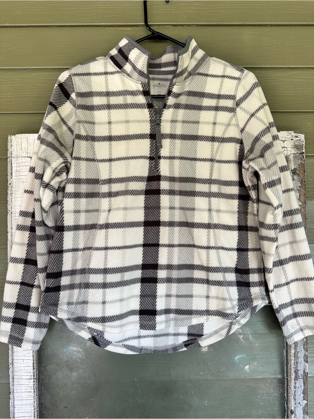 St. John's Bay White & Gray Plaid Half-Zip Fleece Pullover